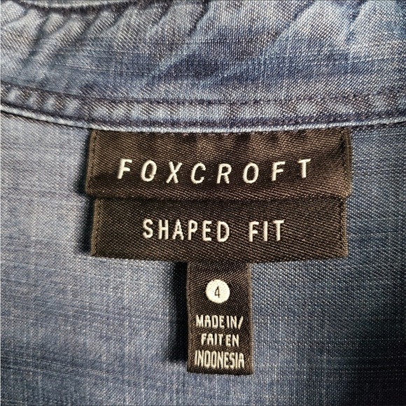Foxcroft Nordstrom long sleeve button down boyfriend "denim" top Size 4 - Picture 5 of 13